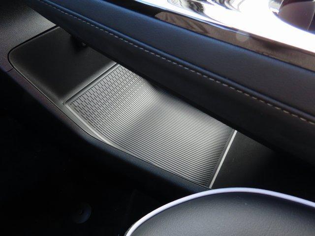 Vehicle image 61 of 85