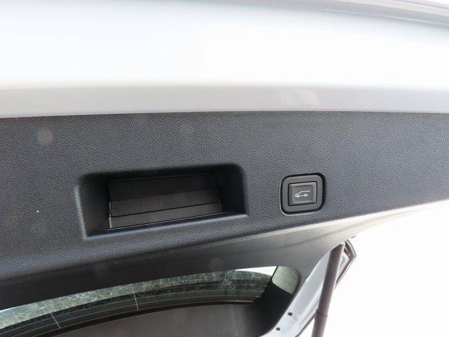 Vehicle image 81 of 85