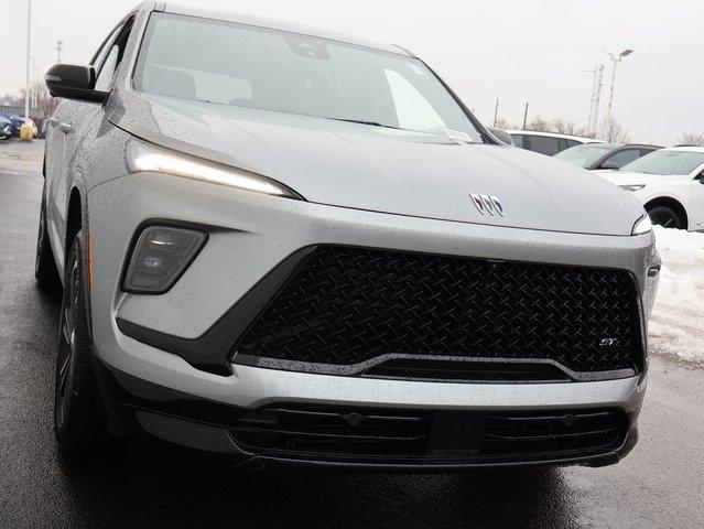 Vehicle image 27 of 57