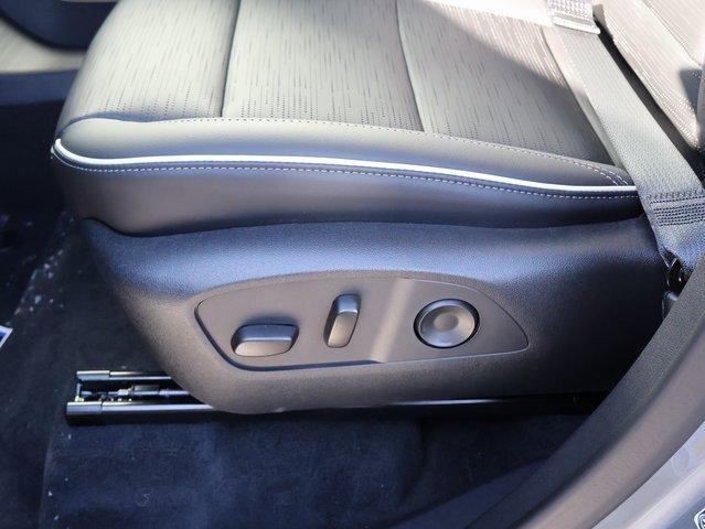 Vehicle image 61 of 66