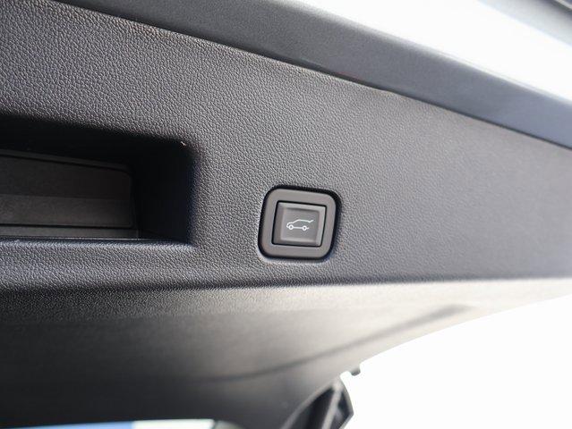 Vehicle image 38 of 66