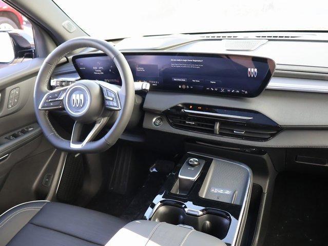 Vehicle image 32 of 66