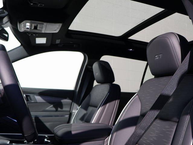 Vehicle image 62 of 66