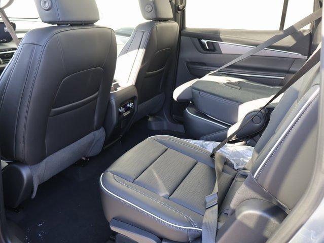 Vehicle image 39 of 66