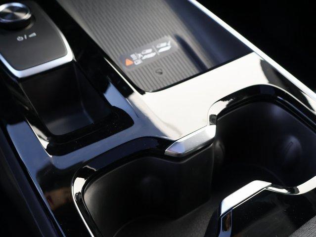Vehicle image 51 of 66