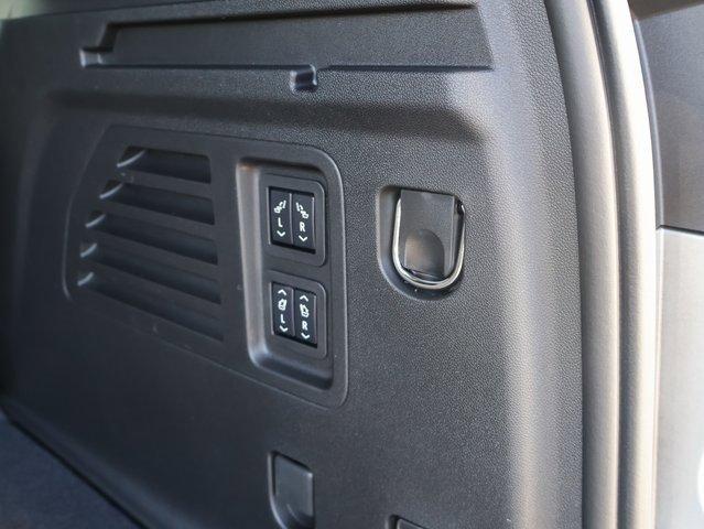 Vehicle image 37 of 66