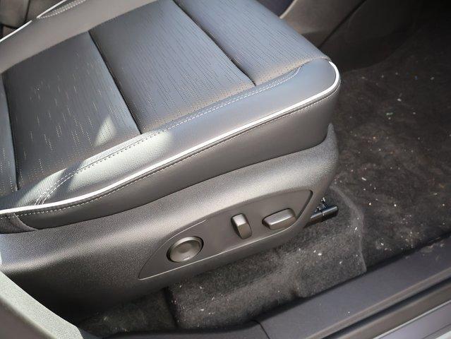 Vehicle image 30 of 66