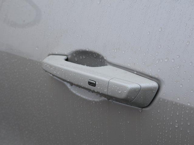 Vehicle image 43 of 62