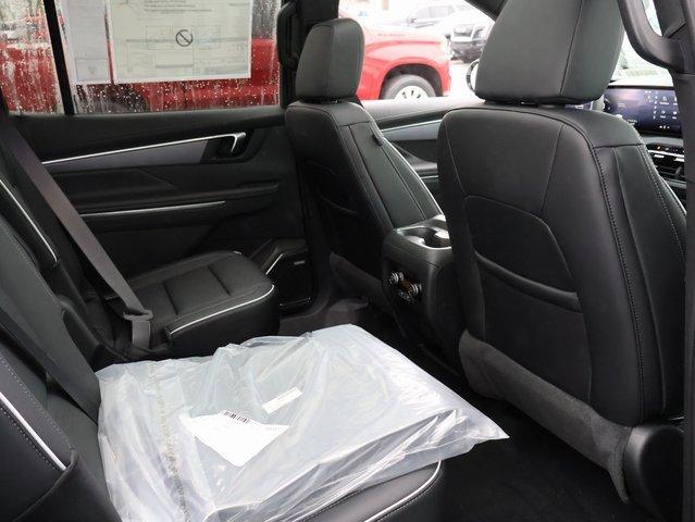Vehicle image 33 of 62