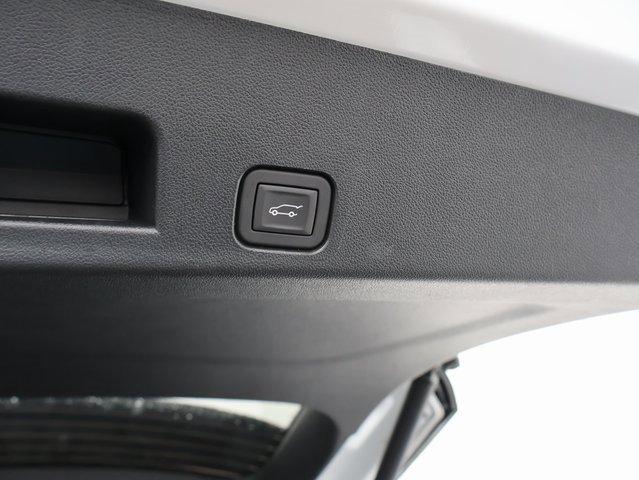 Vehicle image 39 of 62