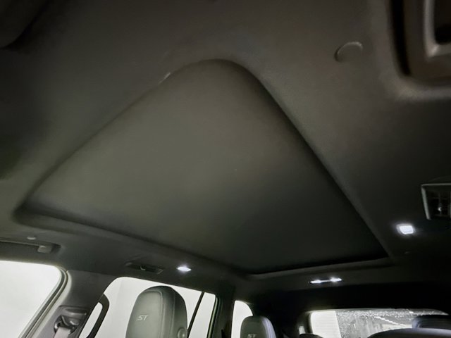 Vehicle image 26 of 45