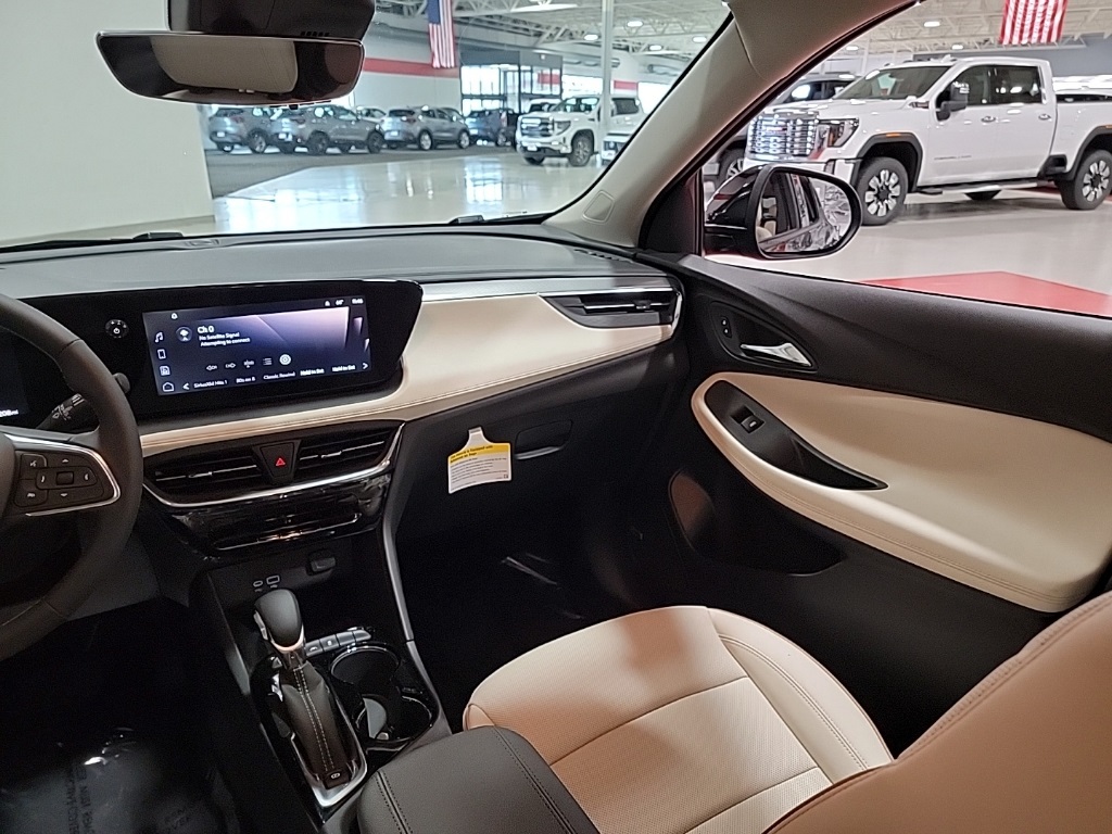 Vehicle image 16 of 28