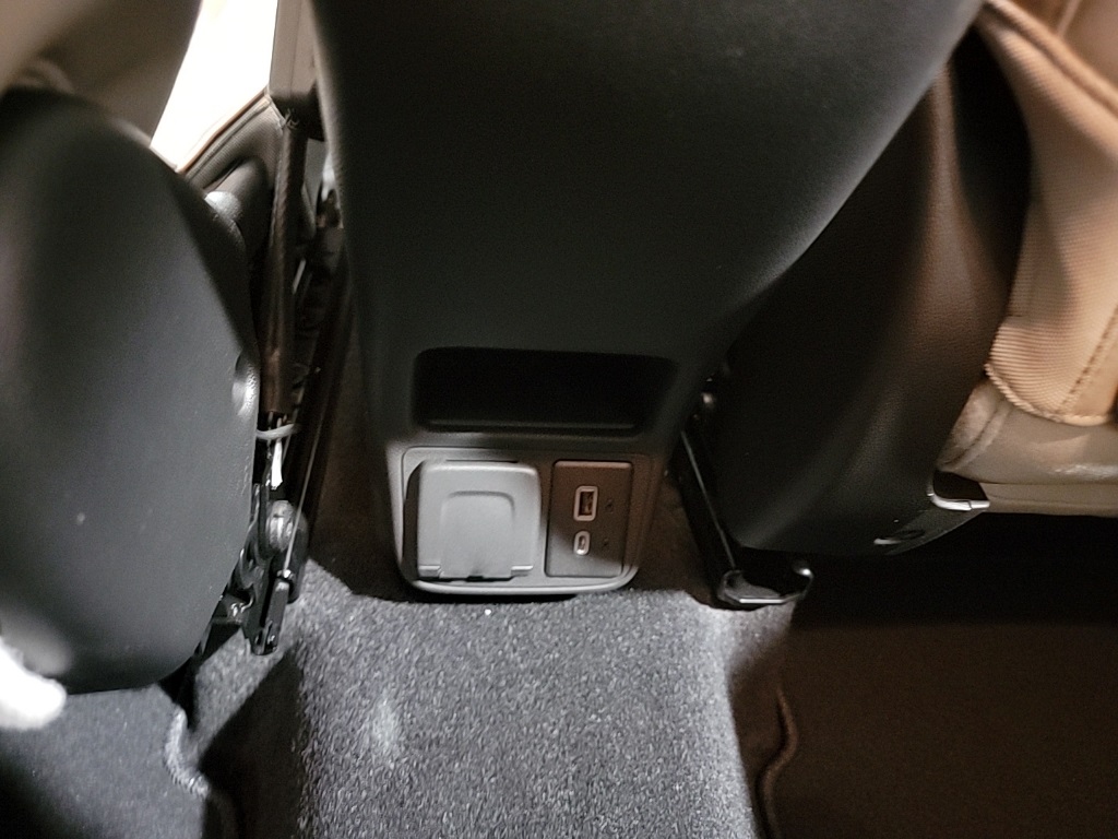 Vehicle image 19 of 28