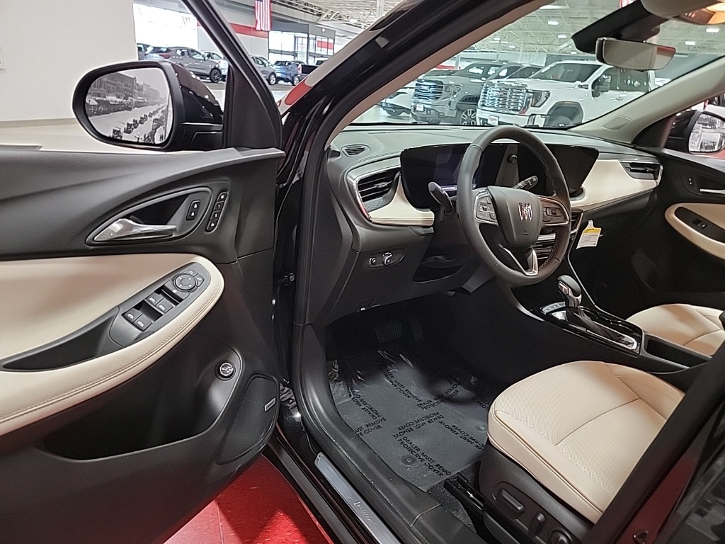 Vehicle image 11 of 28