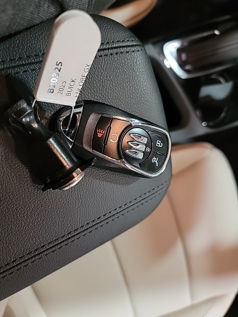 Vehicle image 20 of 28