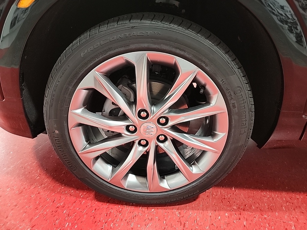 Vehicle image 10 of 28