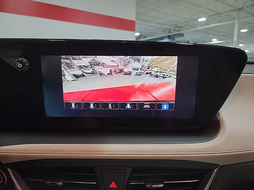 Vehicle image 23 of 28