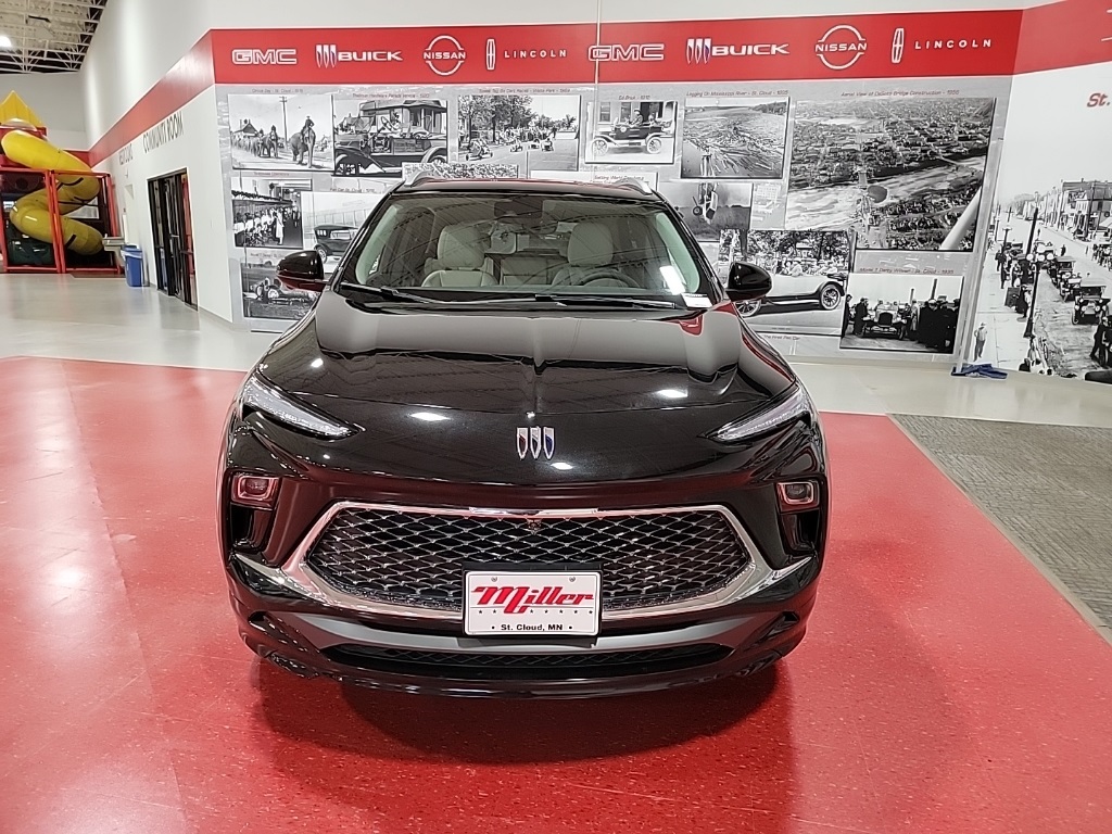 Vehicle image 4 of 28