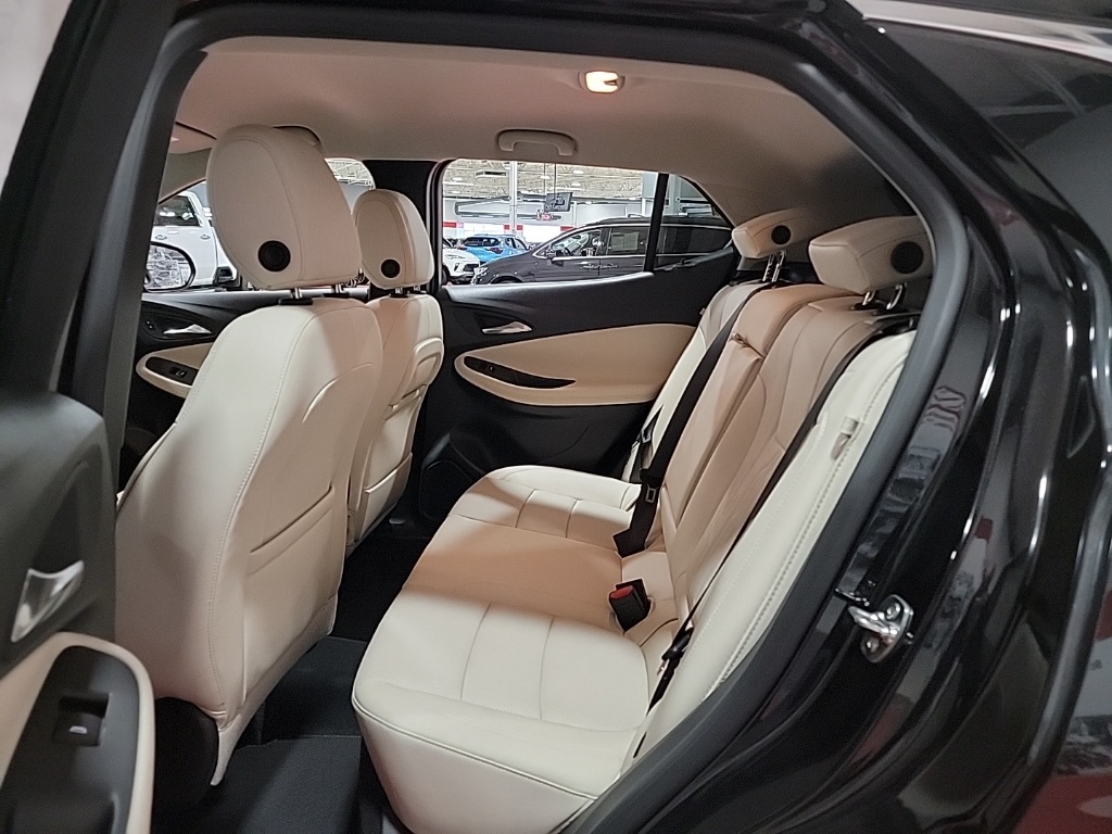 Vehicle image 18 of 28