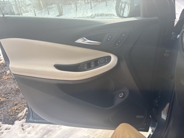 Vehicle image 14 of 23