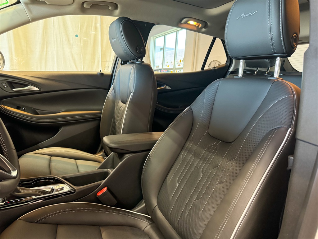 Vehicle image 15 of 46