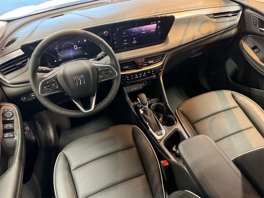 Vehicle image 33 of 46