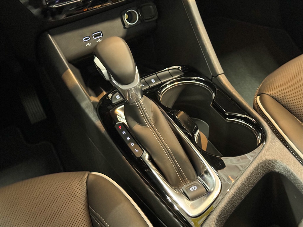 Vehicle image 26 of 46