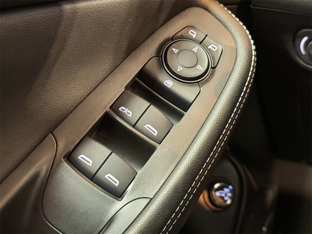 Vehicle image 36 of 46