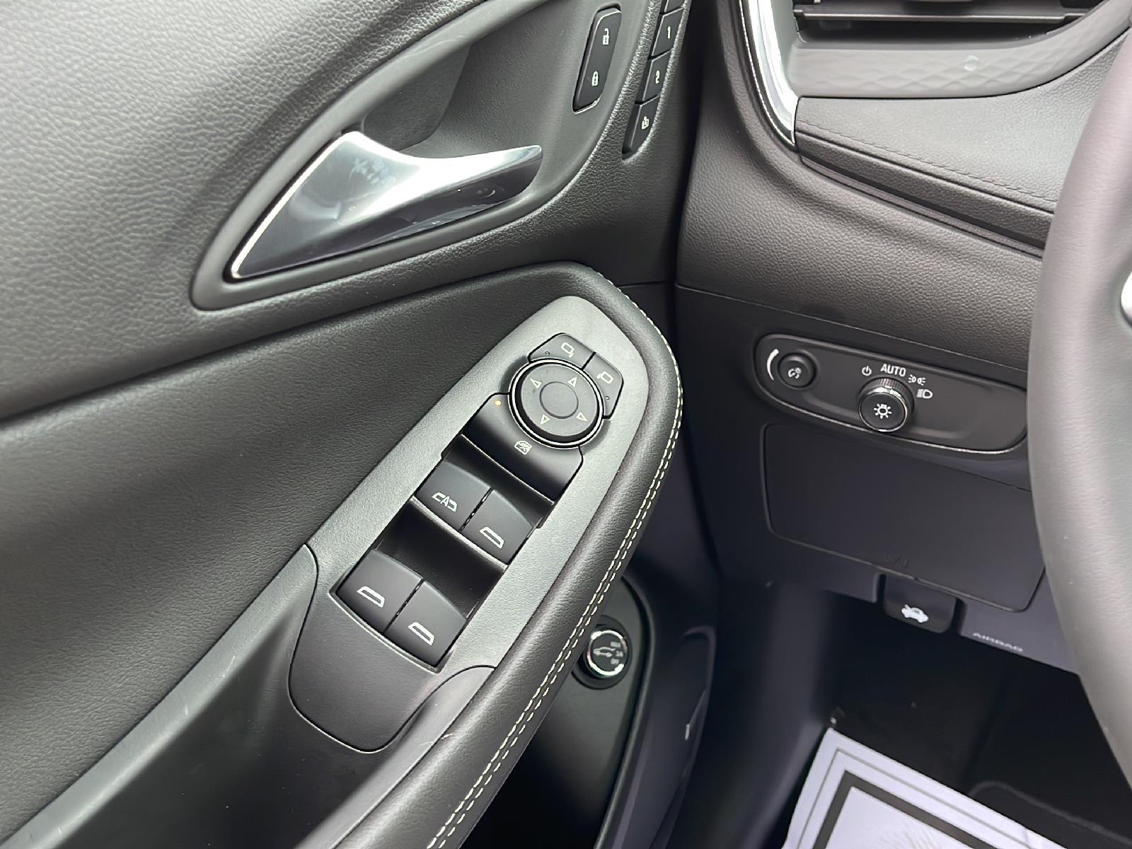Vehicle image 17 of 26