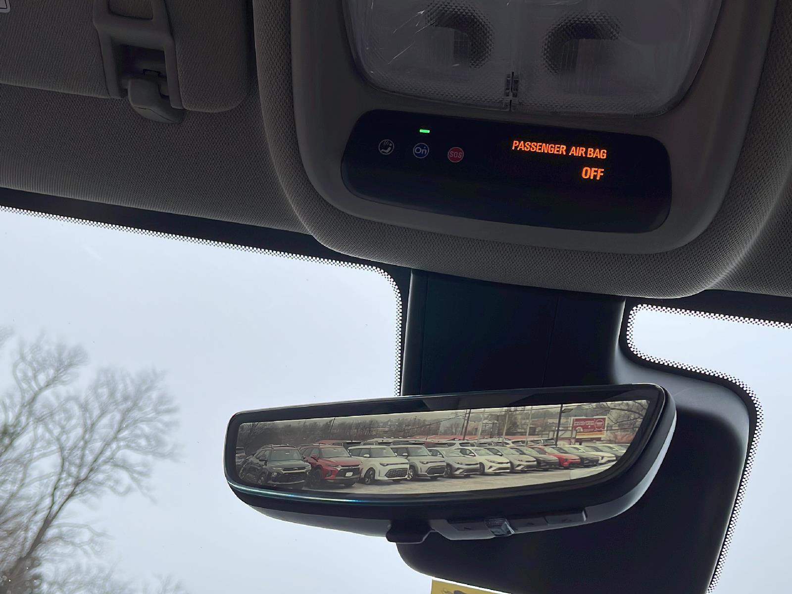 Vehicle image 24 of 26