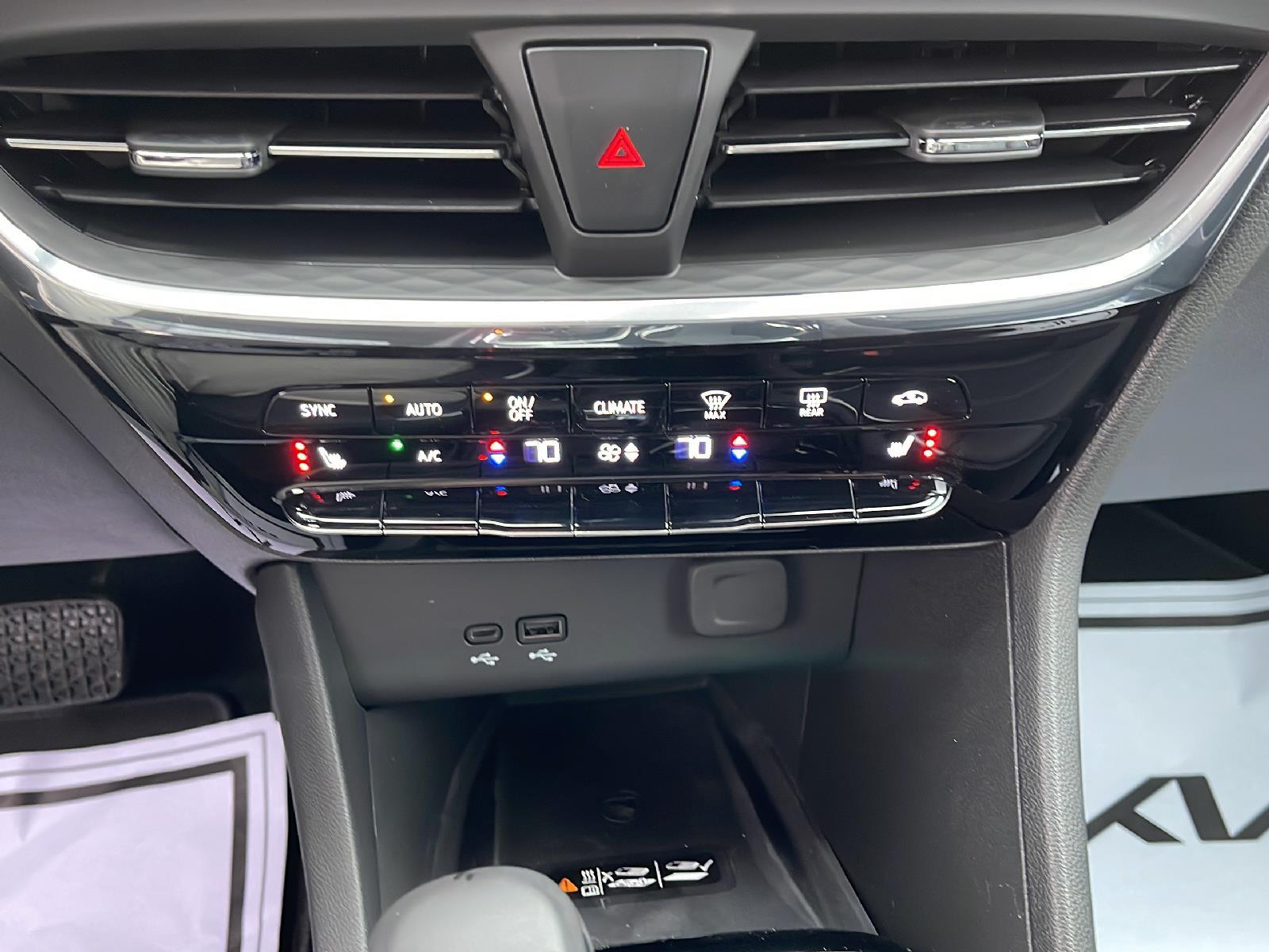 Vehicle image 23 of 26