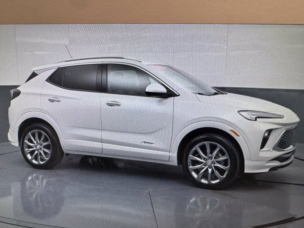2025 Buick Encore GX Avenir Image 1 of 2
