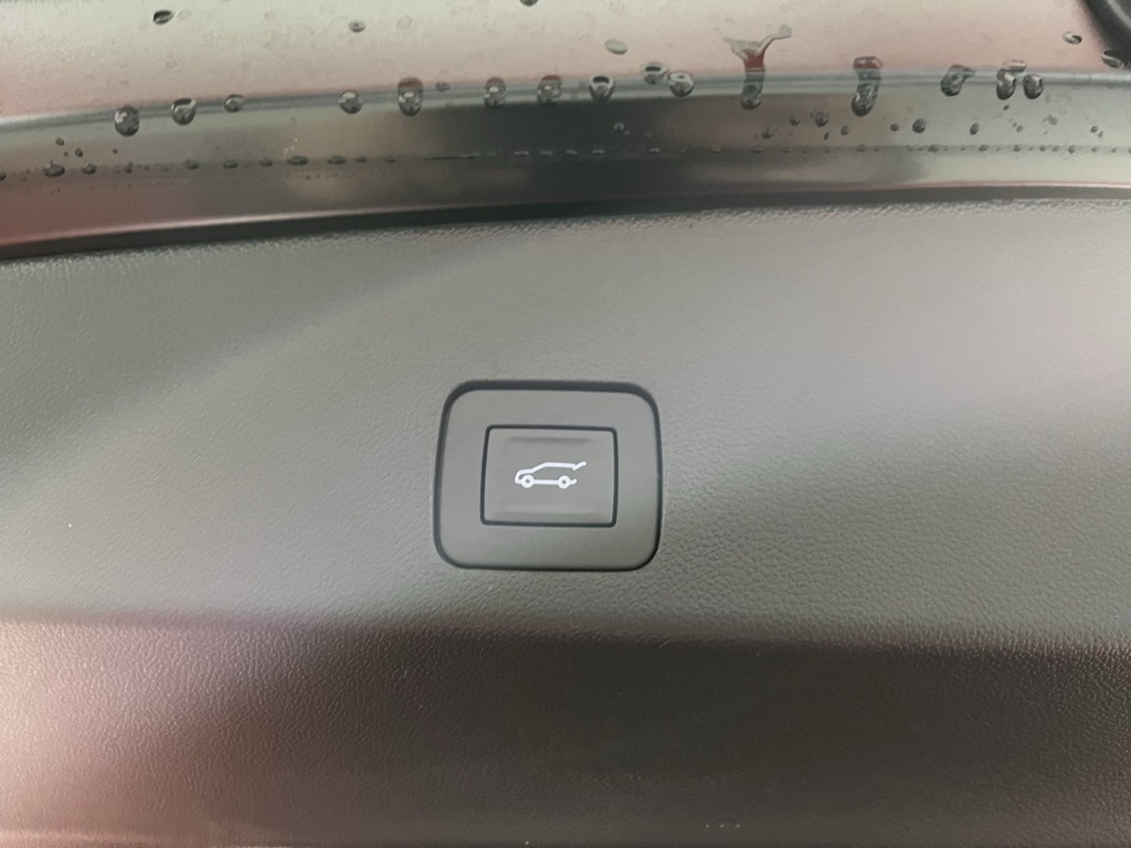 Vehicle image 16 of 36