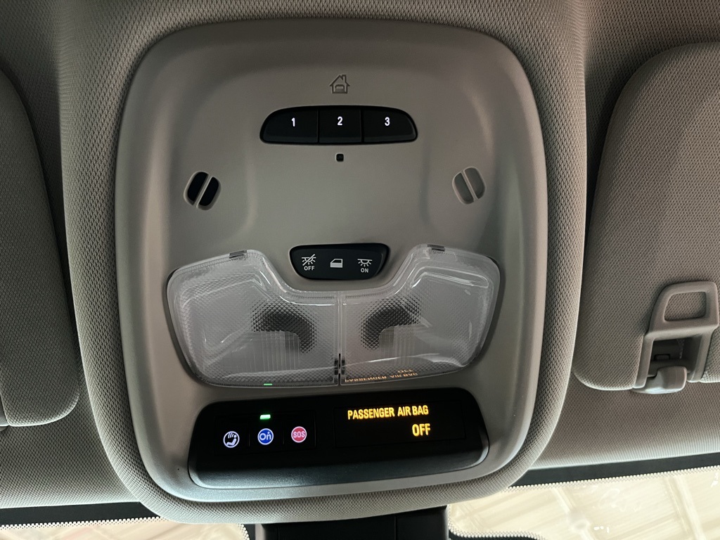 Vehicle image 34 of 36