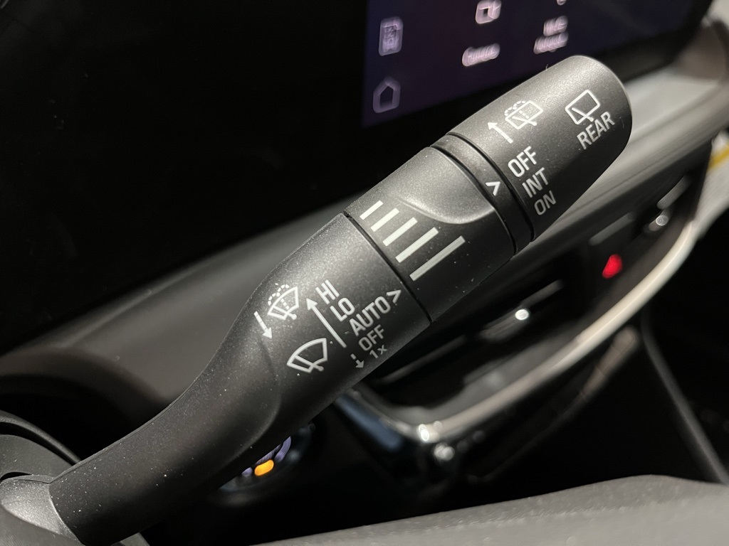 Vehicle image 27 of 36