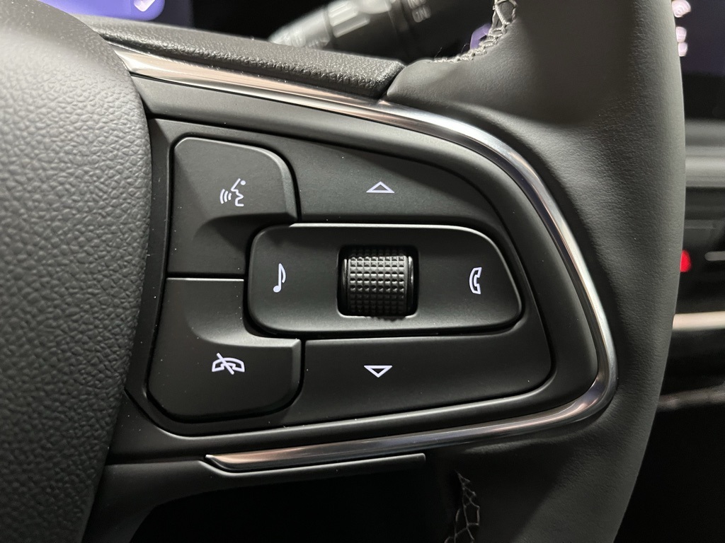 Vehicle image 25 of 36