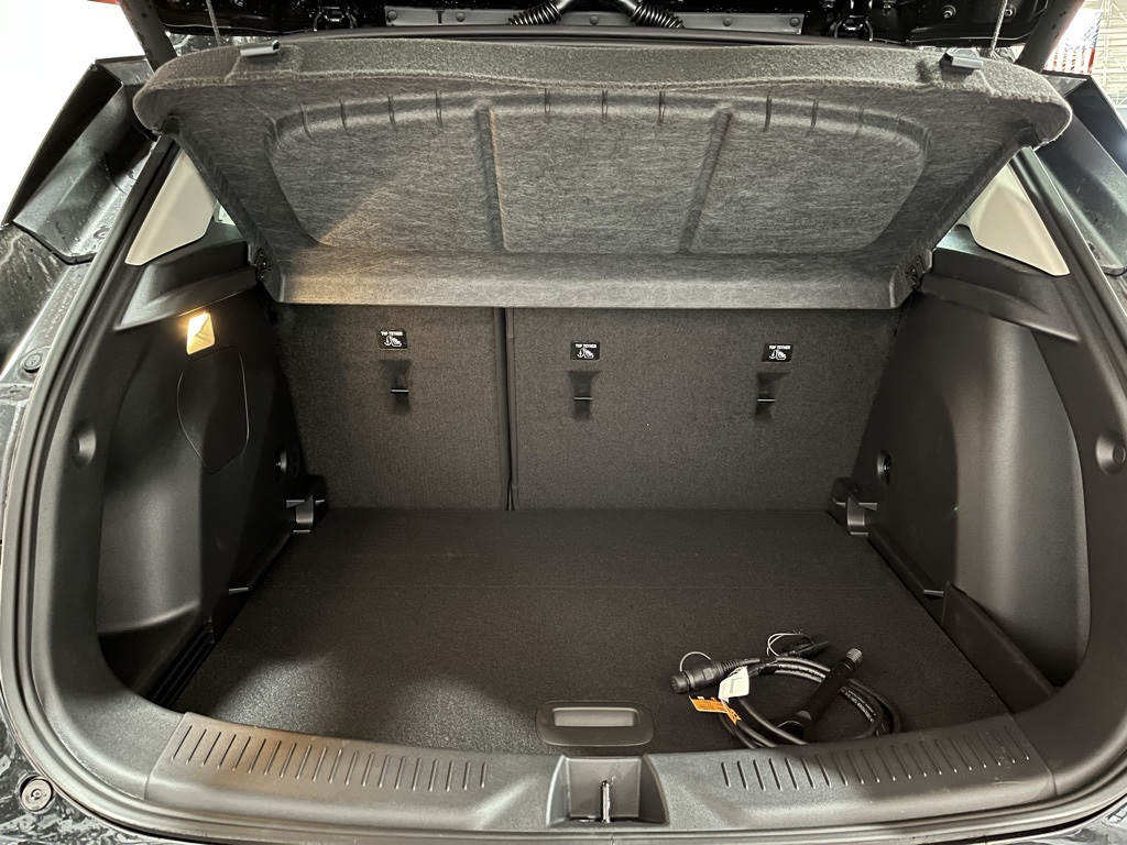 Vehicle image 15 of 36