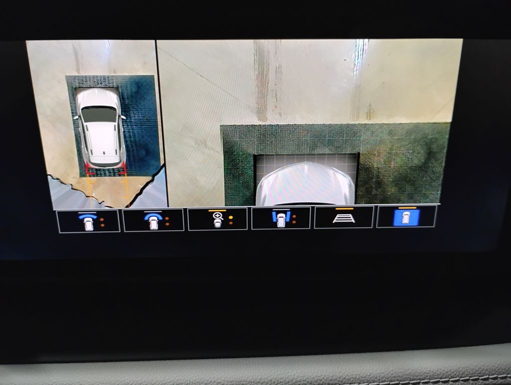 Vehicle image 39 of 51