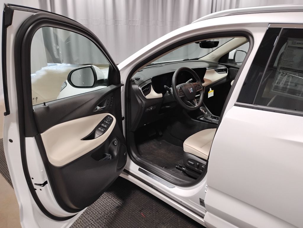 Vehicle image 10 of 51