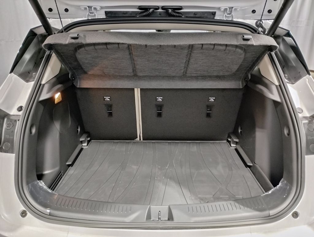 Vehicle image 13 of 51