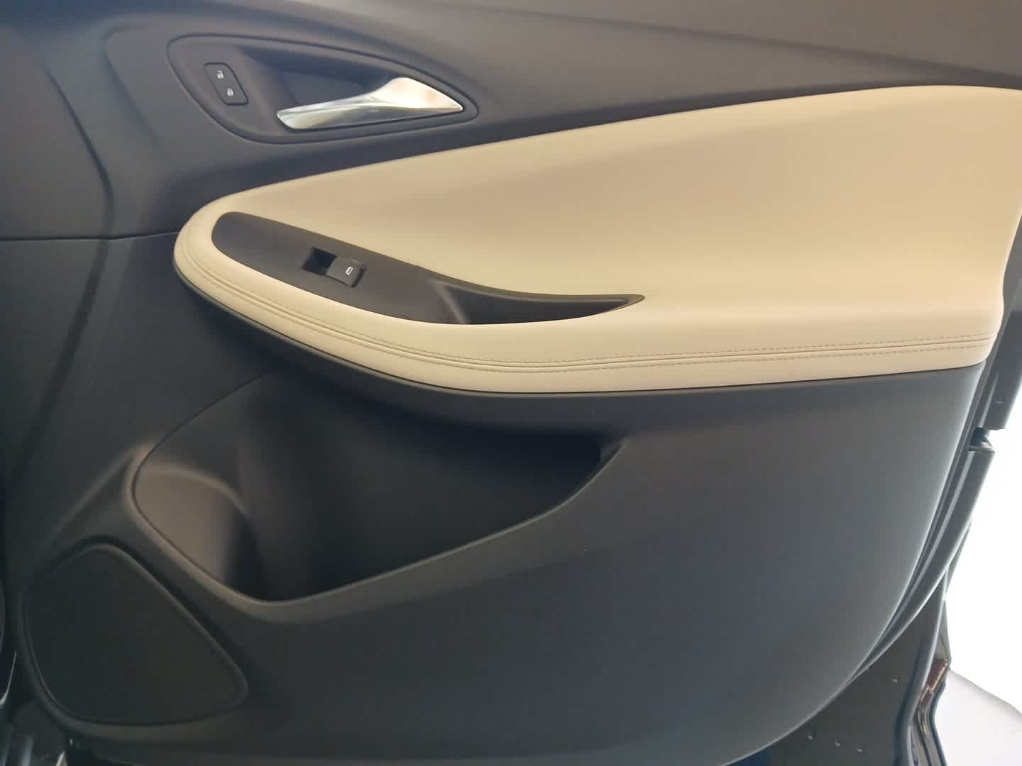 Vehicle image 24 of 53