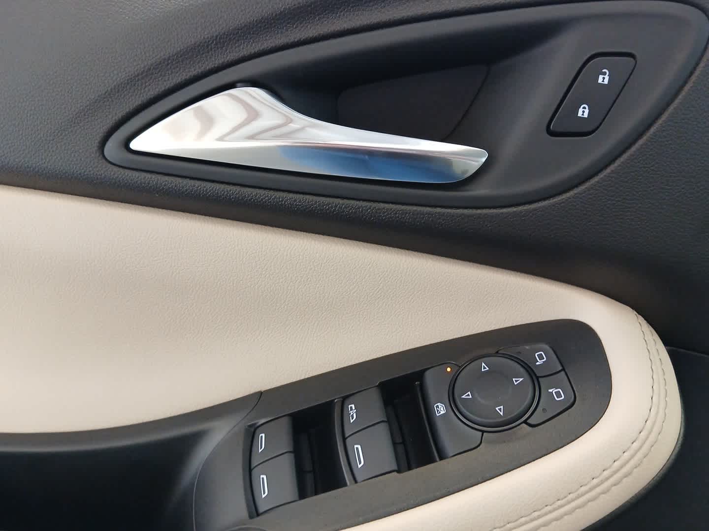 Vehicle image 18 of 53