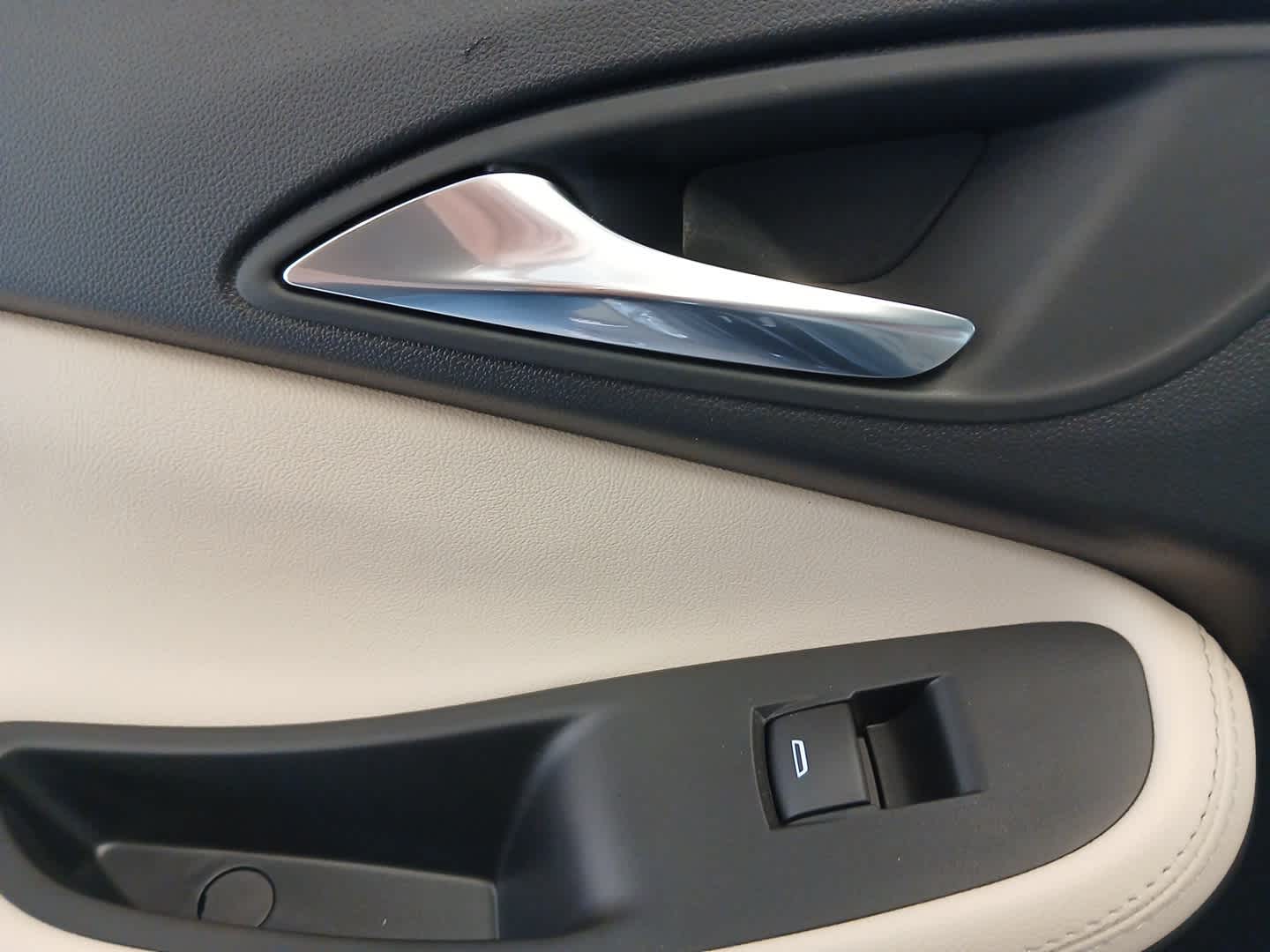 Vehicle image 34 of 53