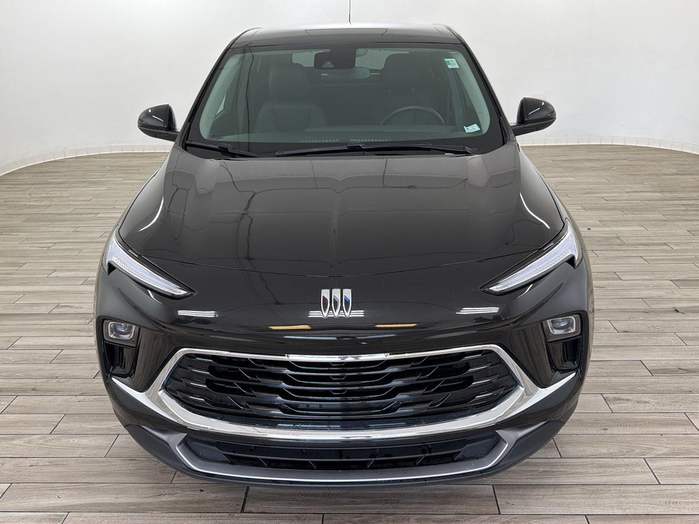 2025 Buick Encore GX Preferred Image 2 of 32
