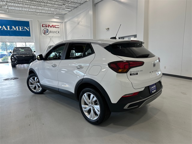 Vehicle image 8 of 33