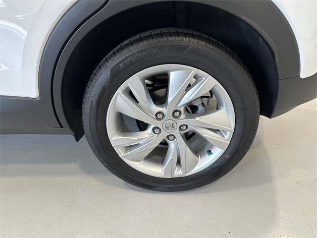 Vehicle image 14 of 33