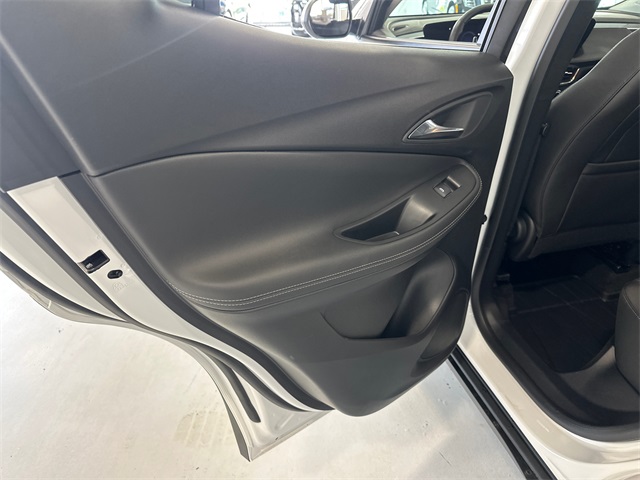 Vehicle image 29 of 33