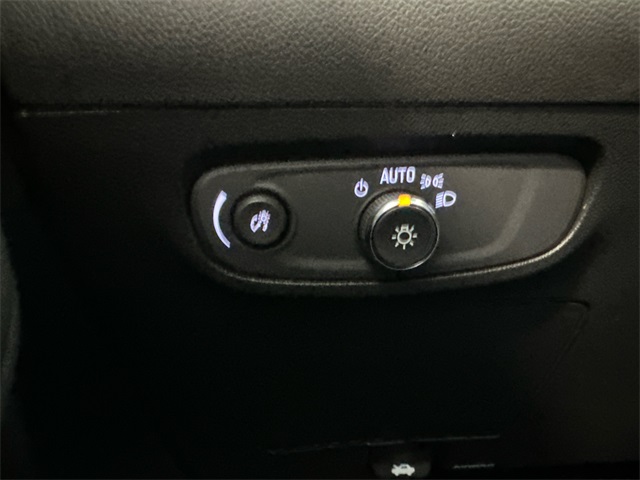 Vehicle image 24 of 33