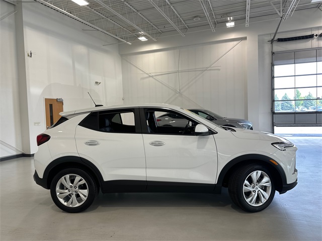 Vehicle image 6 of 33