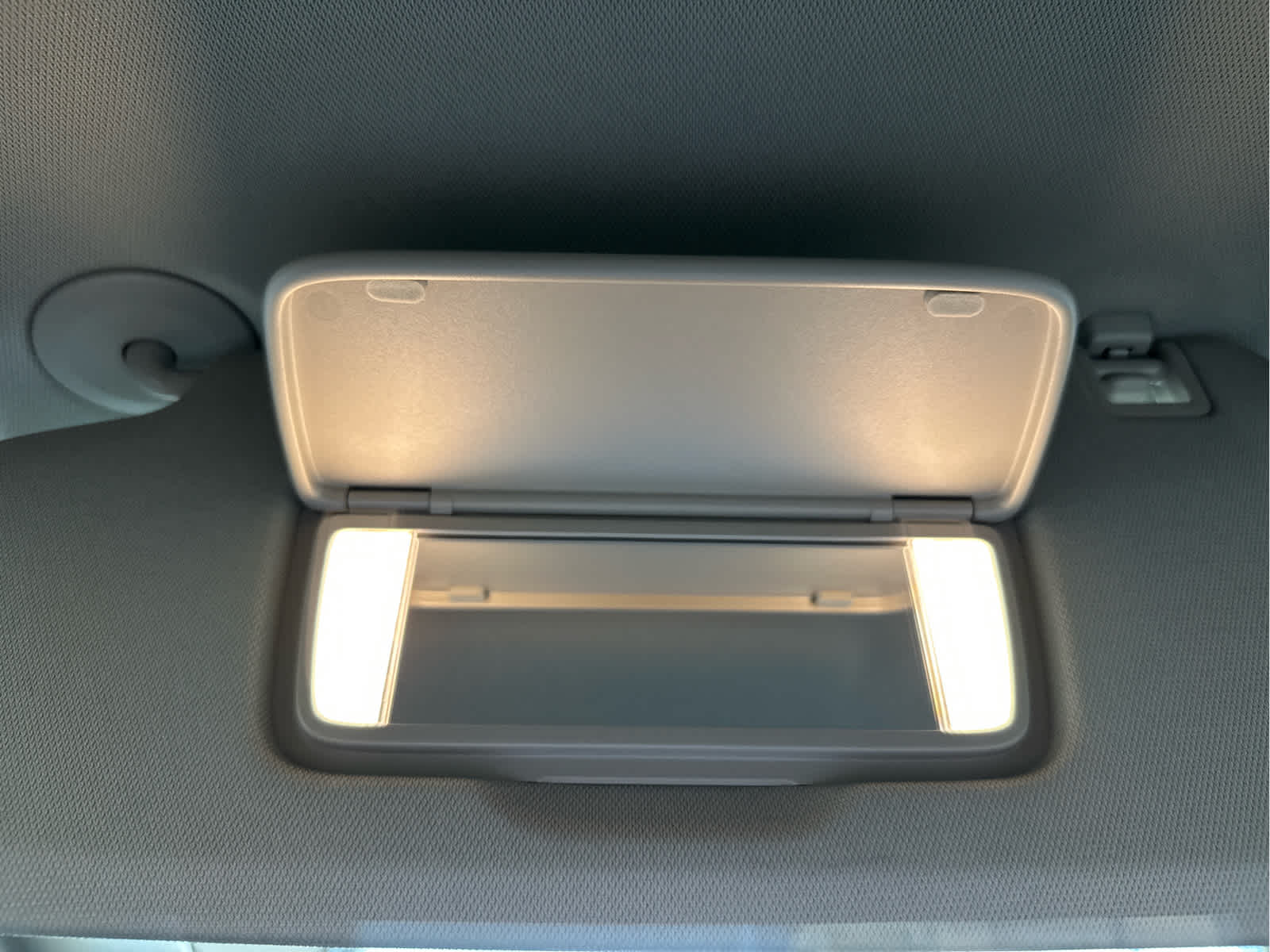 Vehicle image 46 of 48